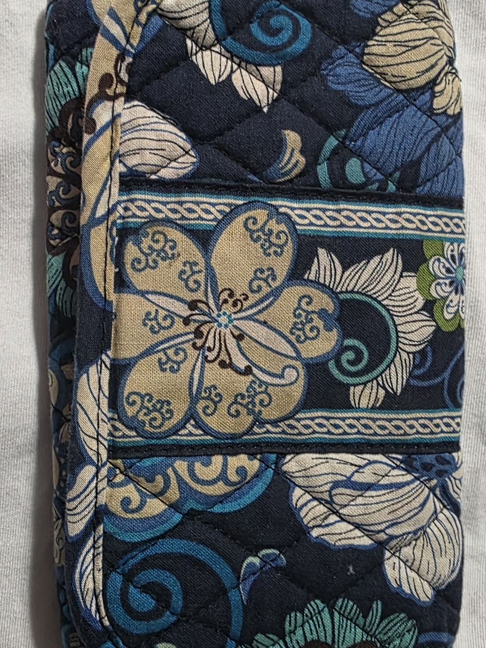 Vera Bradley Quilted Floral Navy Teal Beige Wristlet